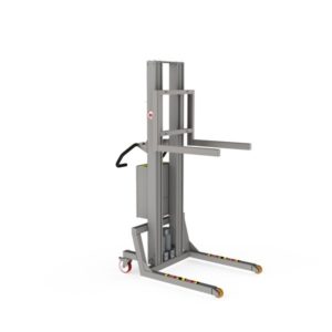 Simple vertical (pallet) lift equipped with a fork and capable of e.g. boxes of a given size.