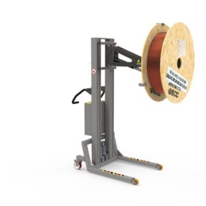 Strong reel handling equipment that allows for lifting and tipping. The reel is grabbed externally with an electric clamp.